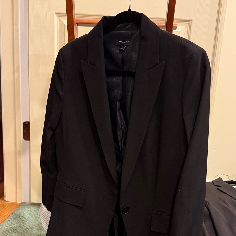 Ann Taylor Women's Black Blazer
